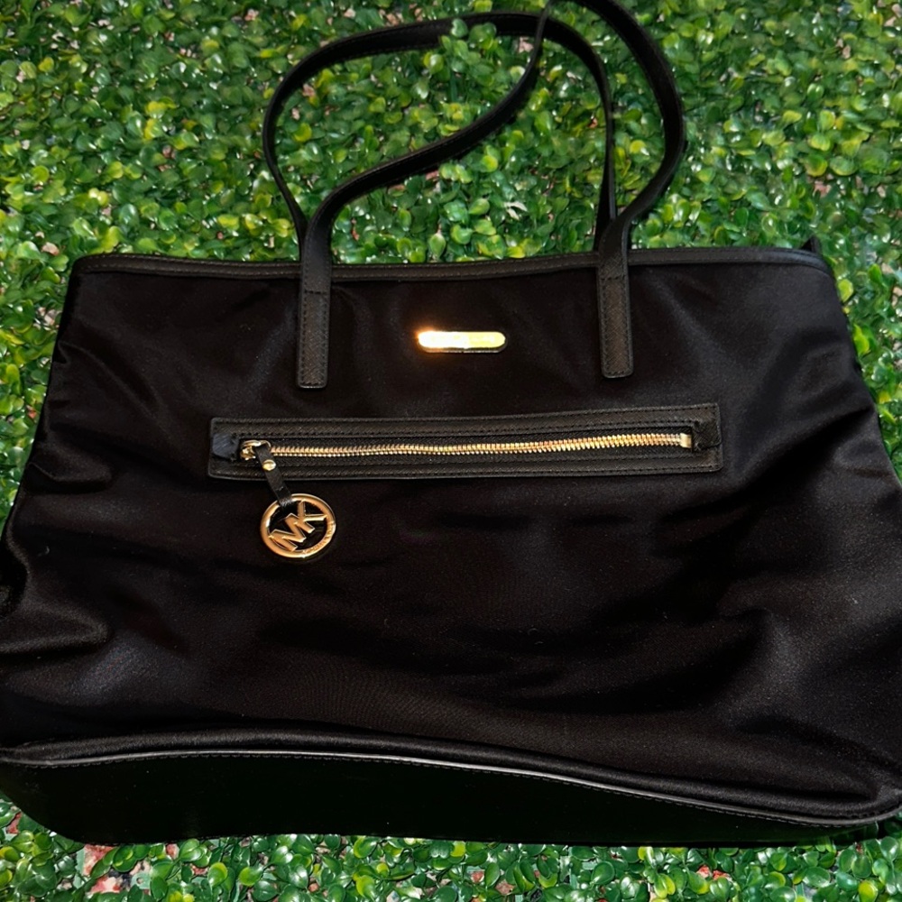 Black Purse
